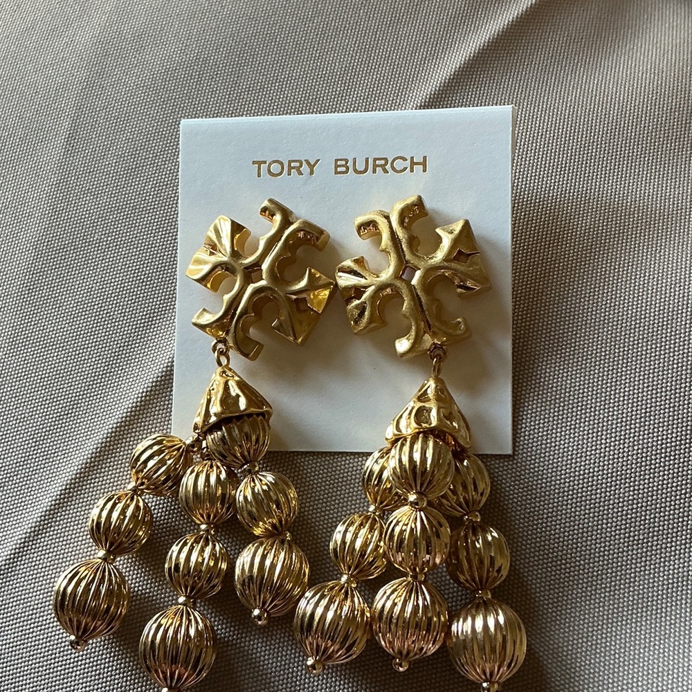 Tory Burch Gold Logo Beaded Tassel Statement Drop Earrings absolutely stunning 🤩